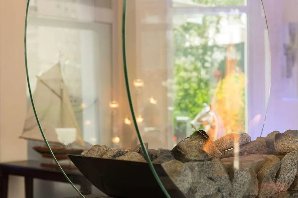 Grand Hotel De Courtoisville - Piscine & Spa, The Originals Relais Saint-Malo