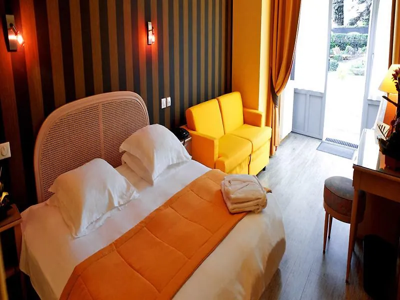 Grand Hotel De Courtoisville - Piscine & Spa, The Originals Relais Saint-Malo