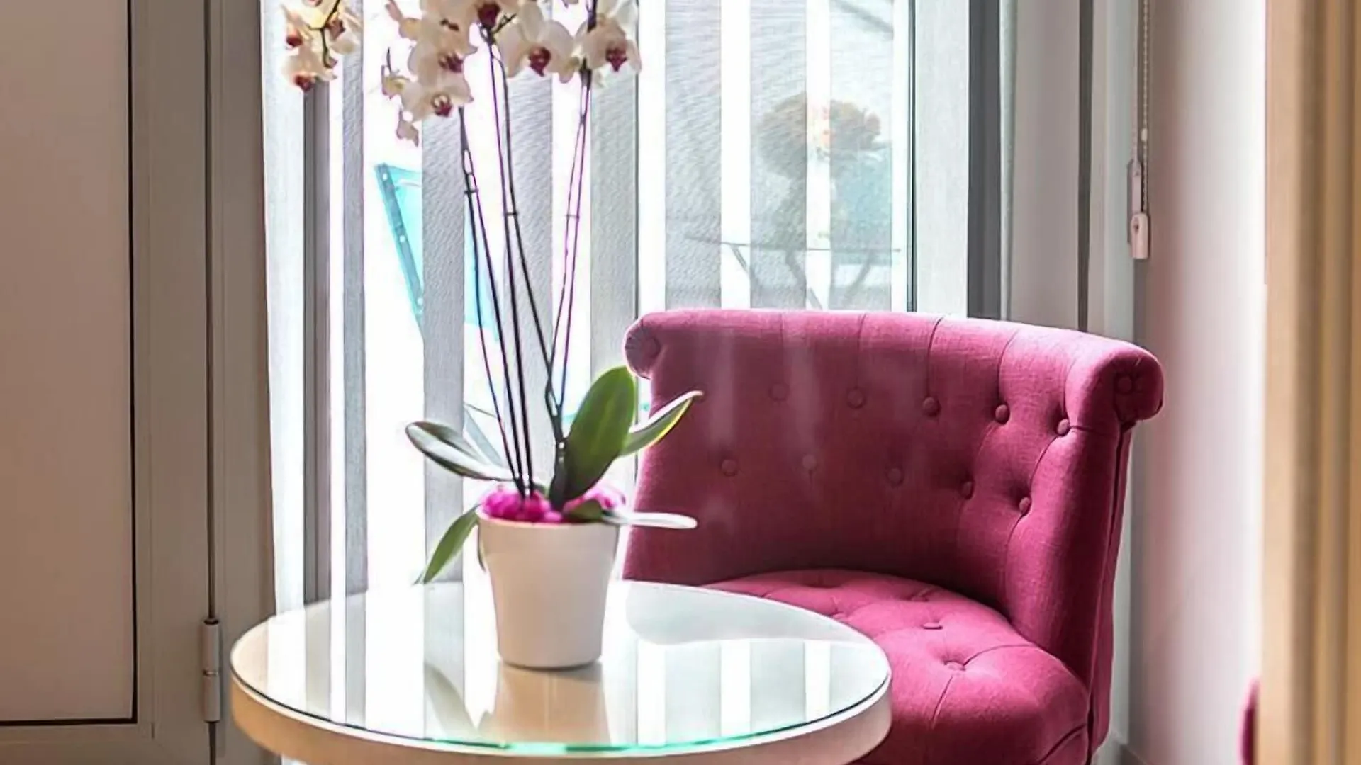 Grand Hotel De Courtoisville - Piscine & Spa, The Originals Relais Saint-Malo Francja