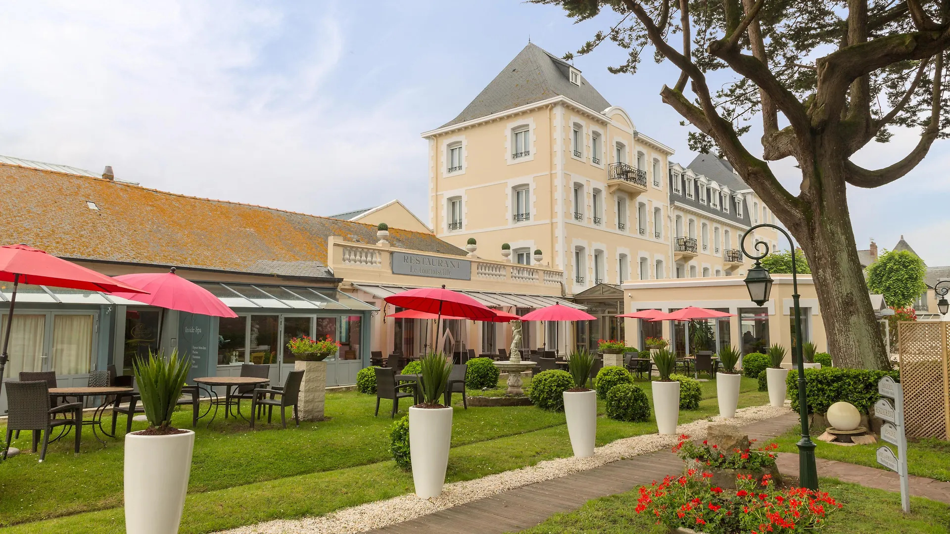 Grand Hôtel de Courtoisville - Piscine&Spa, The Originals Relais  Saint-Malo Hotel