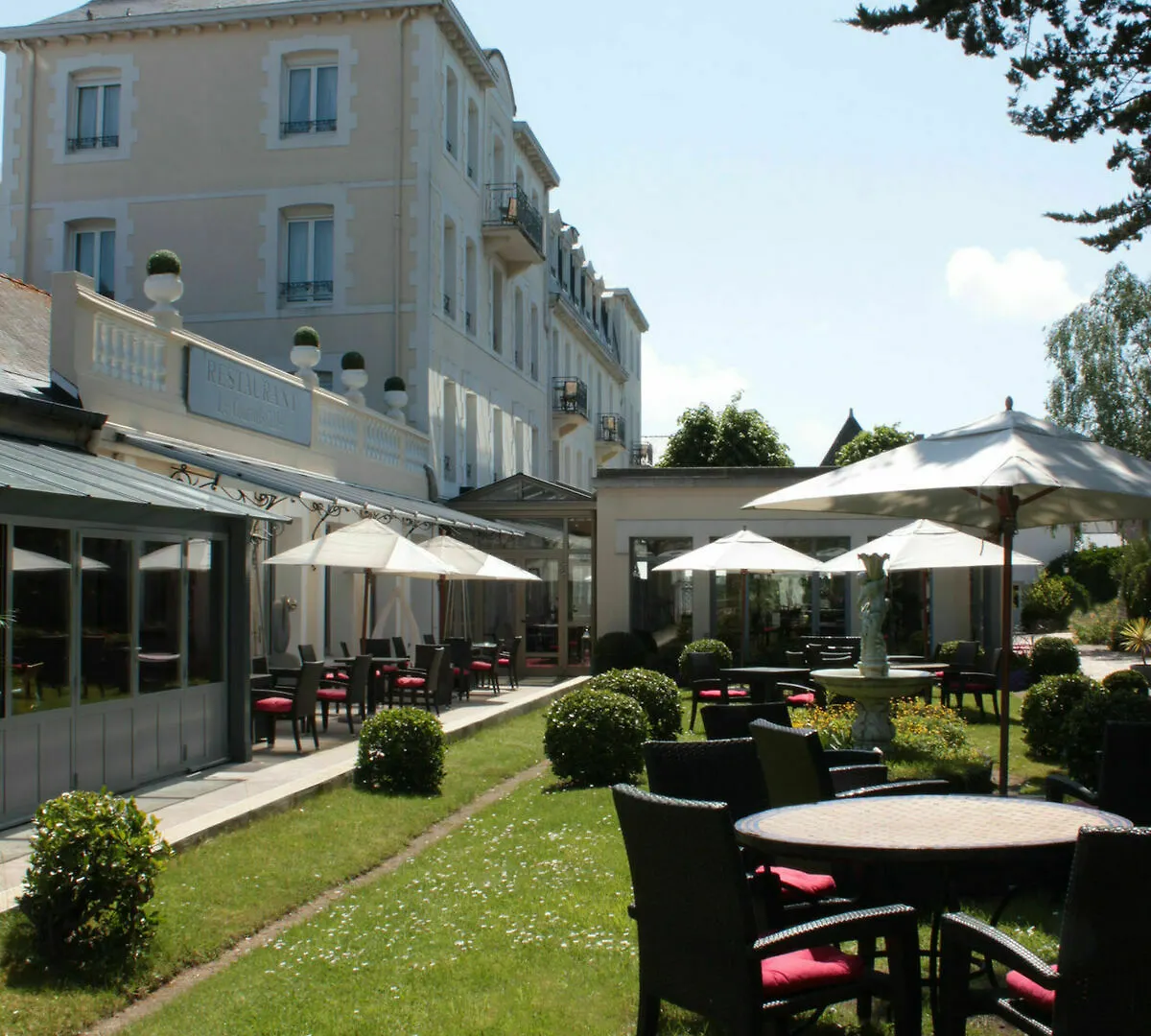 Grand Hôtel de Courtoisville - Piscine&Spa, The Originals Relais  Saint-Malo 4*,