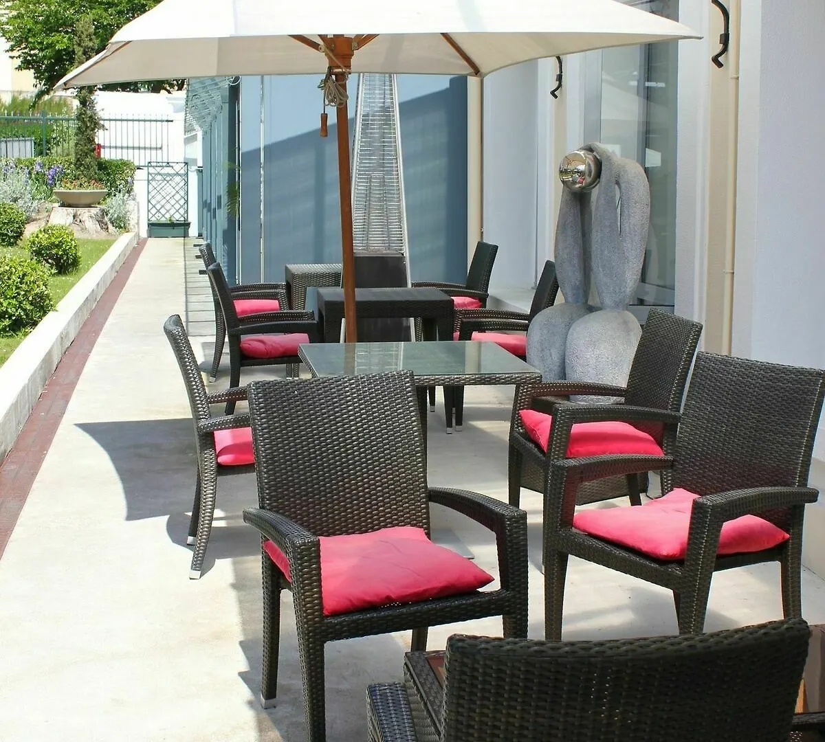 Grand Hôtel de Courtoisville - Piscine&Spa, The Originals Relais  Saint-Malo Hotel